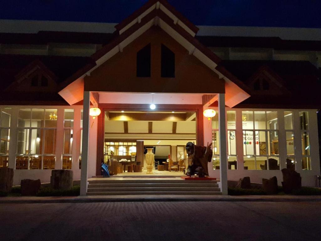 Silayok Grand Hotel Tak Exteriör bild
