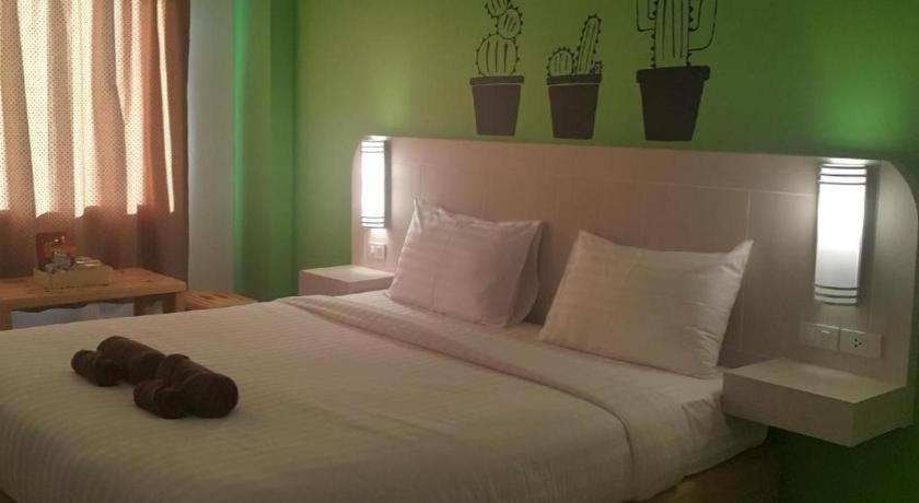 Silayok Grand Hotel Tak Exteriör bild