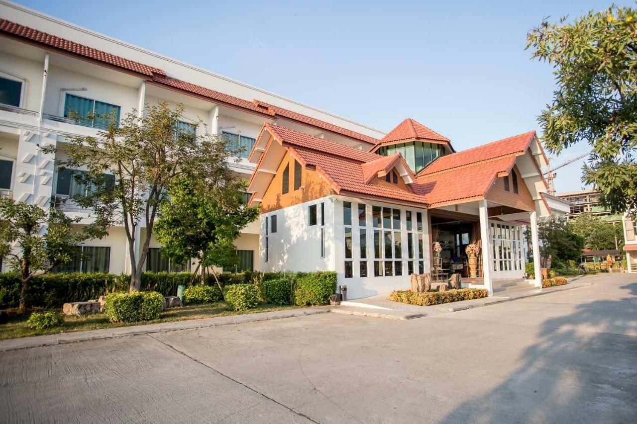 Silayok Grand Hotel Tak Exteriör bild